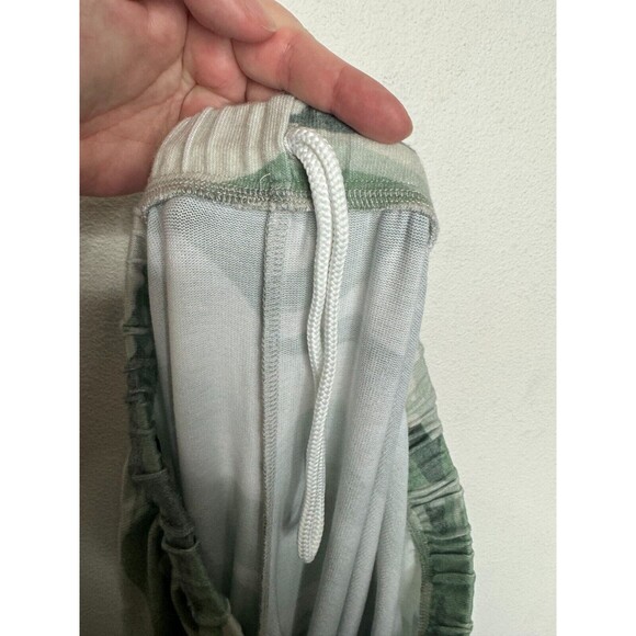 Michael Lauren Revolve Sz S Nate Cropped Sweatpants Green Camo Elastic Waist NWT - Picture 12 of 12